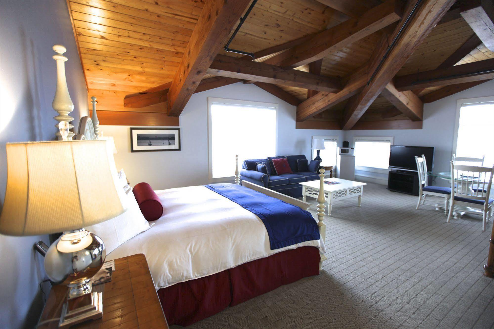 Готель Boston Yacht Haven Екстер'єр фото