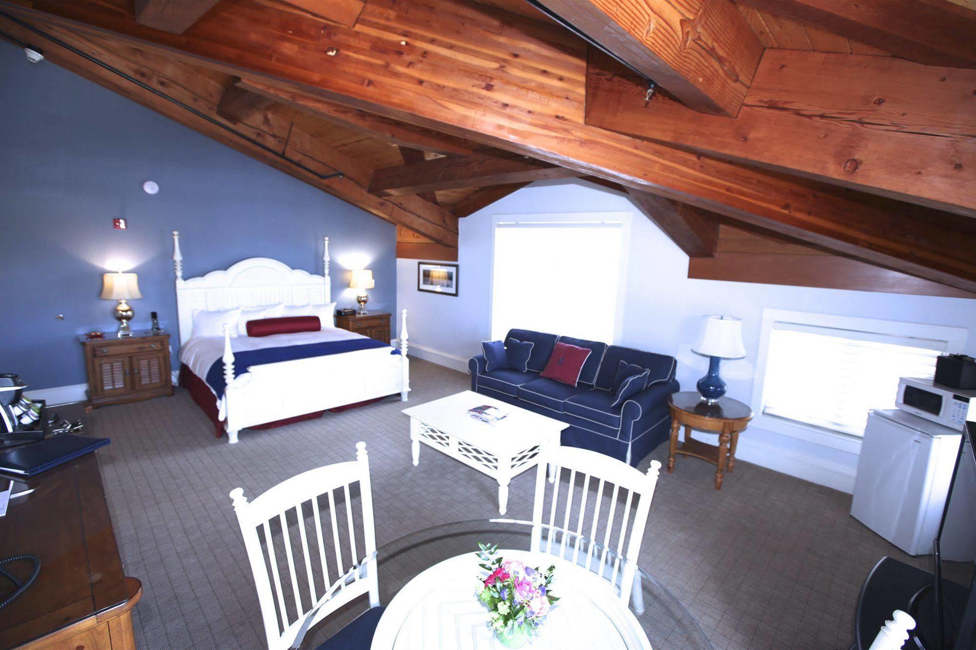 Готель Boston Yacht Haven Екстер'єр фото